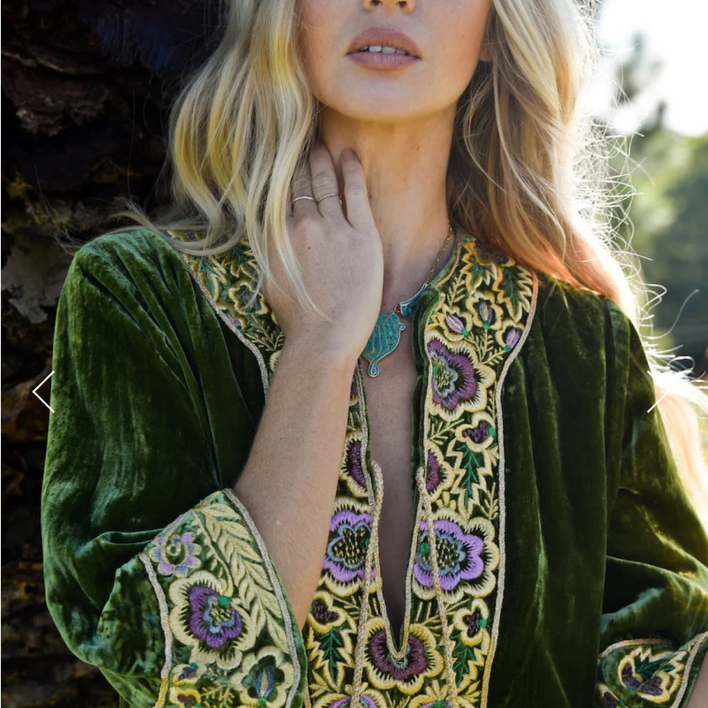 SIZE SWAP CHASING UNICORNS SILK VELVET TUNIC S NEED XS “don’t pass me by “ BNWT - Picture 4 of 7